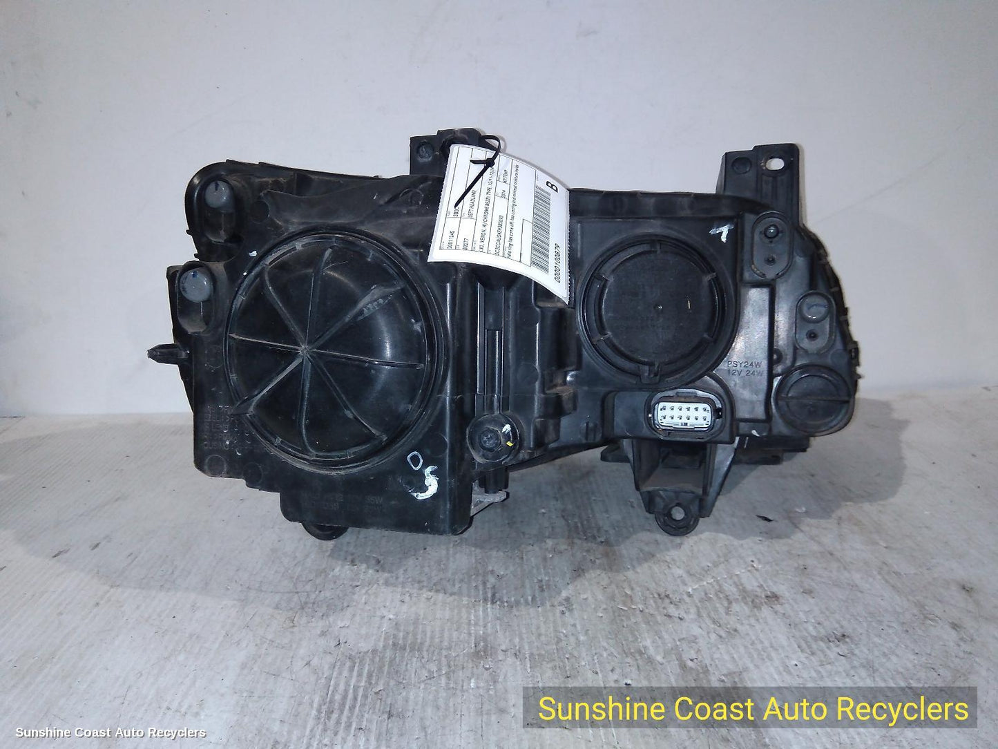 2014 Chrysler 300c Left Headlamp