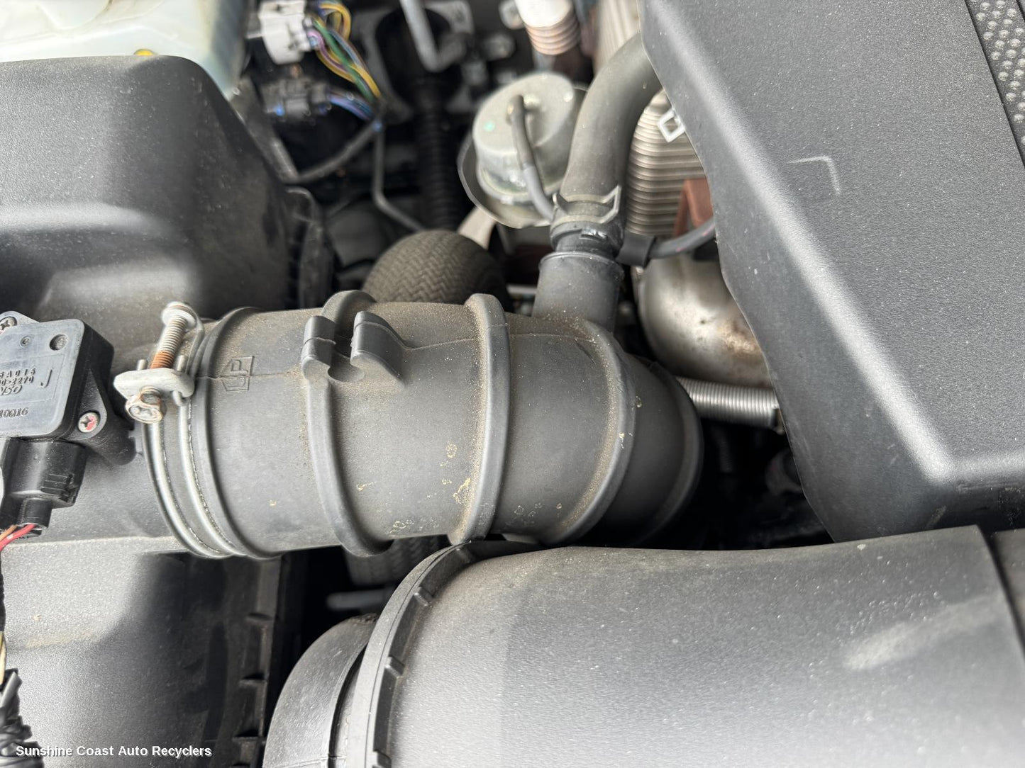 2014 Mitsubishi Pajero Air Cleaner Duct Hos