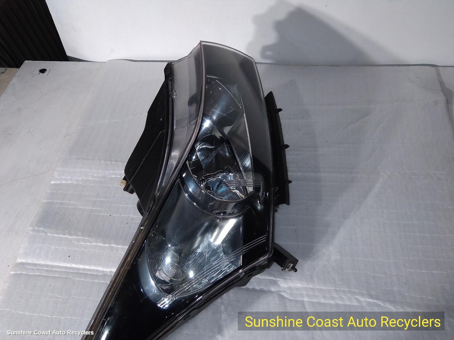 2010 Holden Cruze Right Headlamp