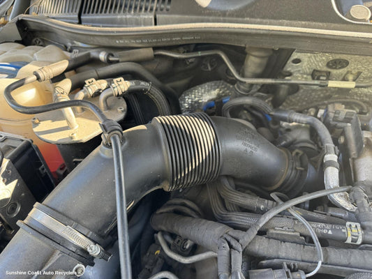 2011 Volkswagen Touareg Air Cleaner Duct Hos