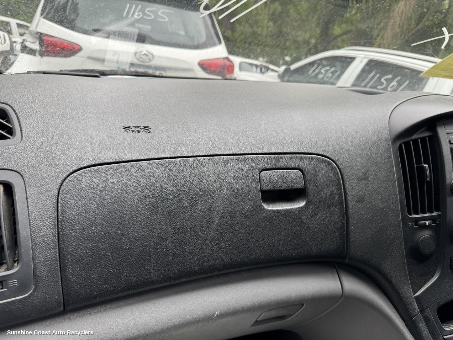 2012 Hyundai Iload/imax Glove Box