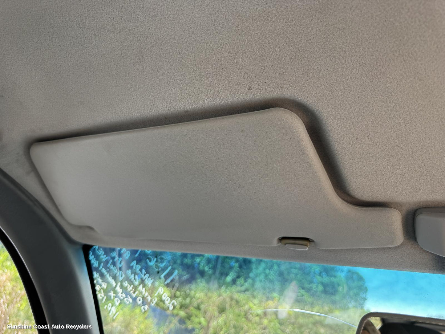 2009 Mazda Bt50 Sunvisor