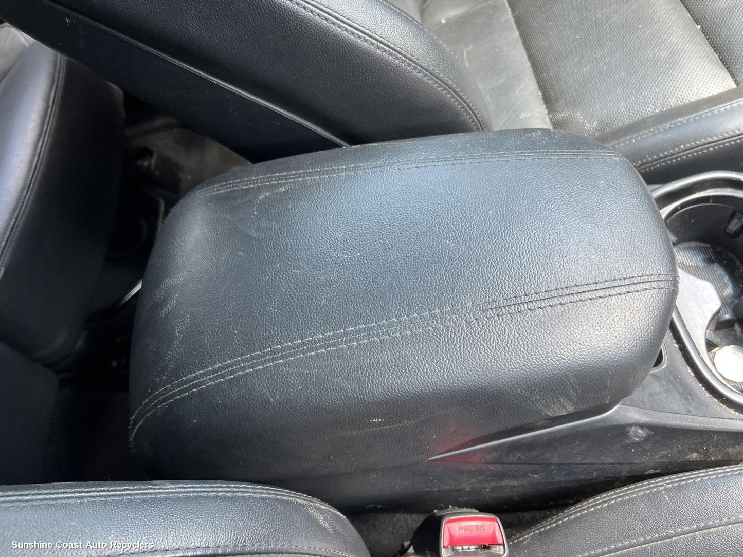 2015 Hyundai Santa Fe Console