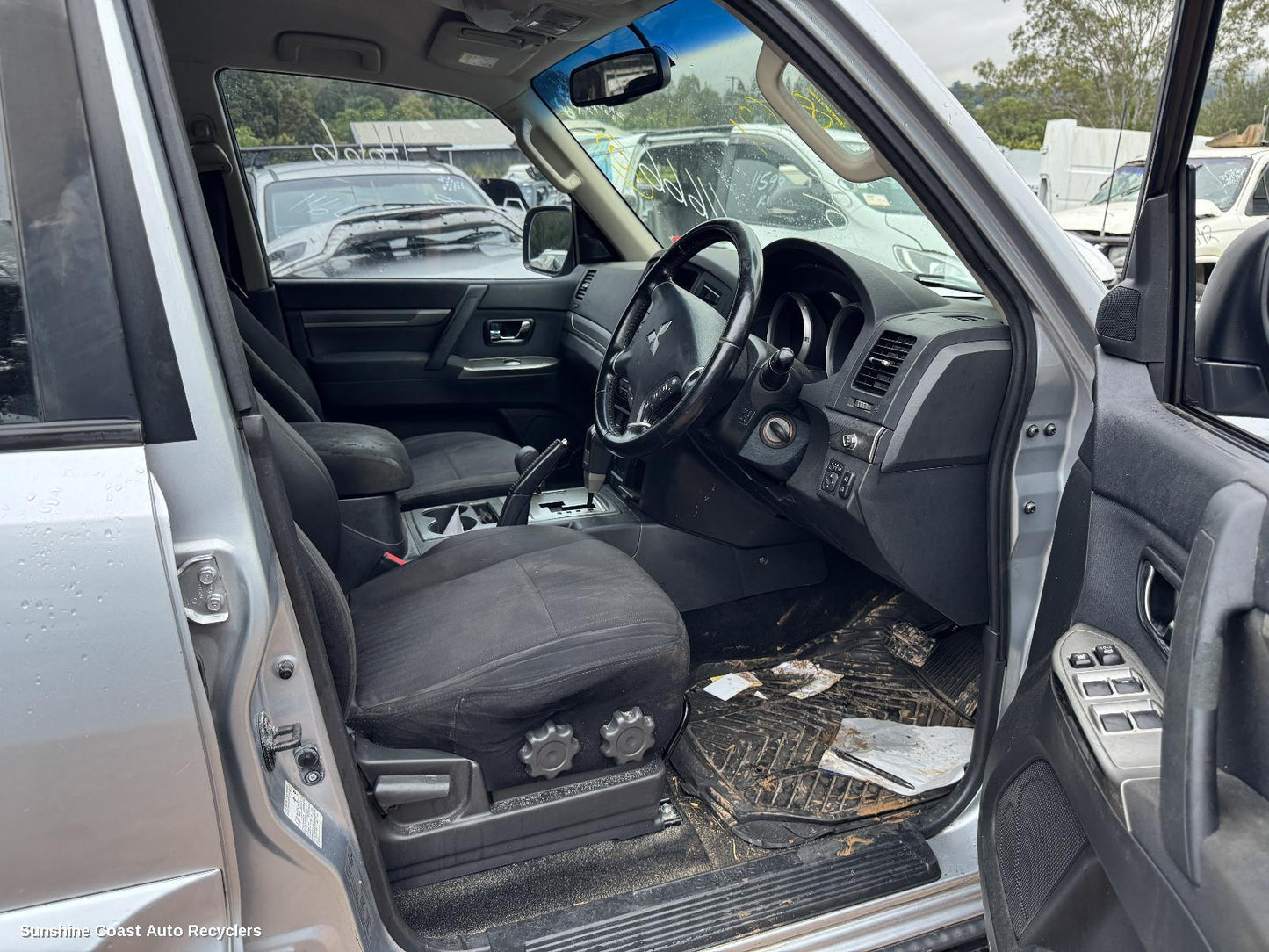 2014 Mitsubishi Pajero Seatbelt Stalk