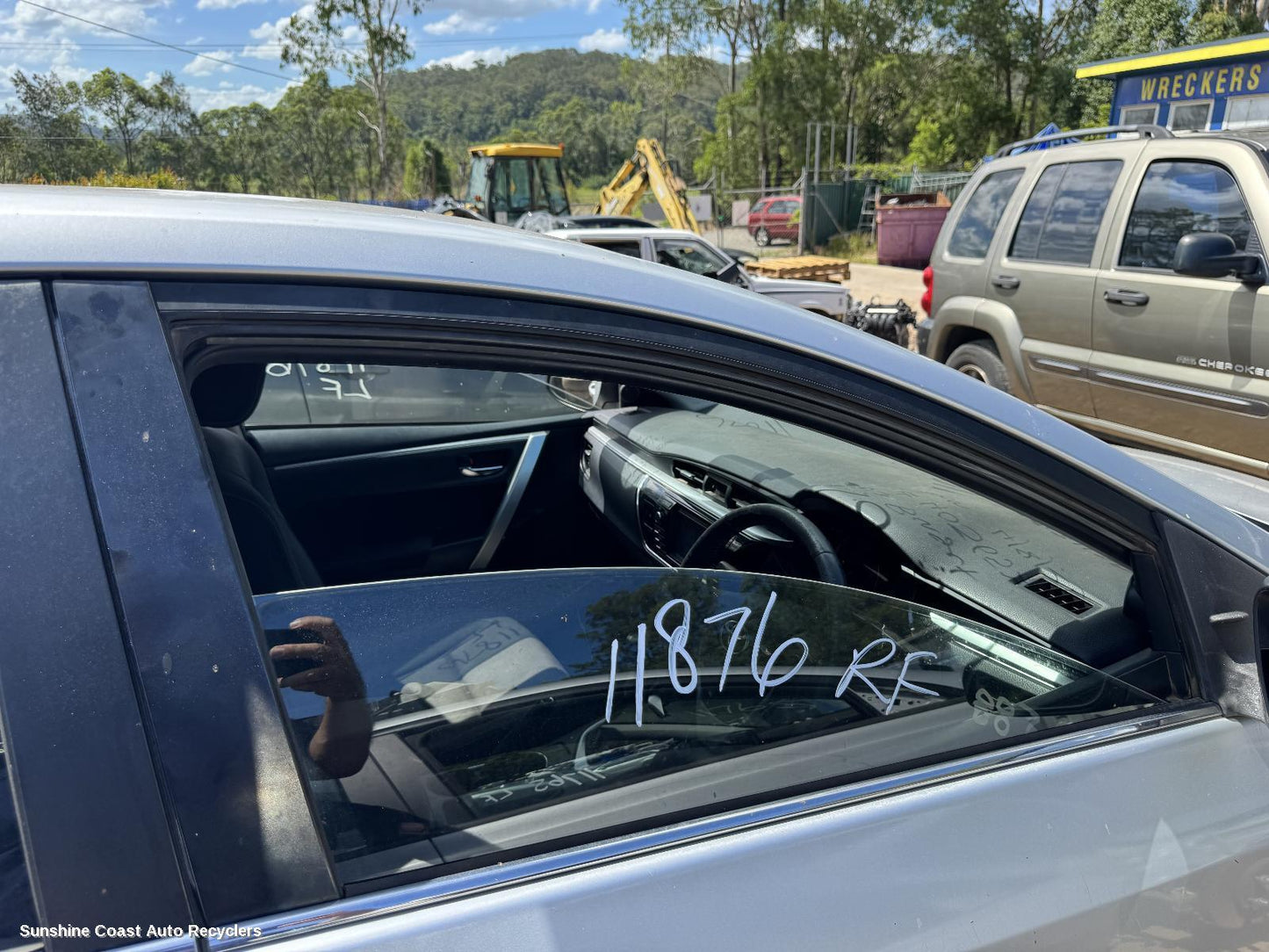 2013 Toyota Corolla Right Front Door Window