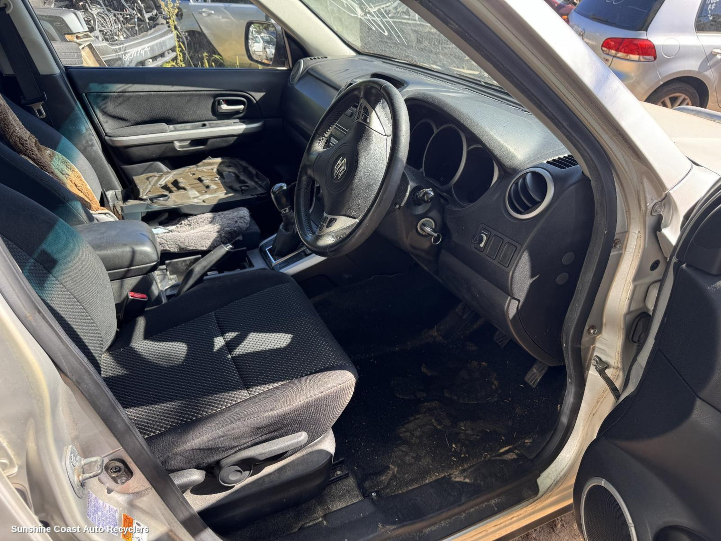 2007 Suzuki Vitara Washer Bottle