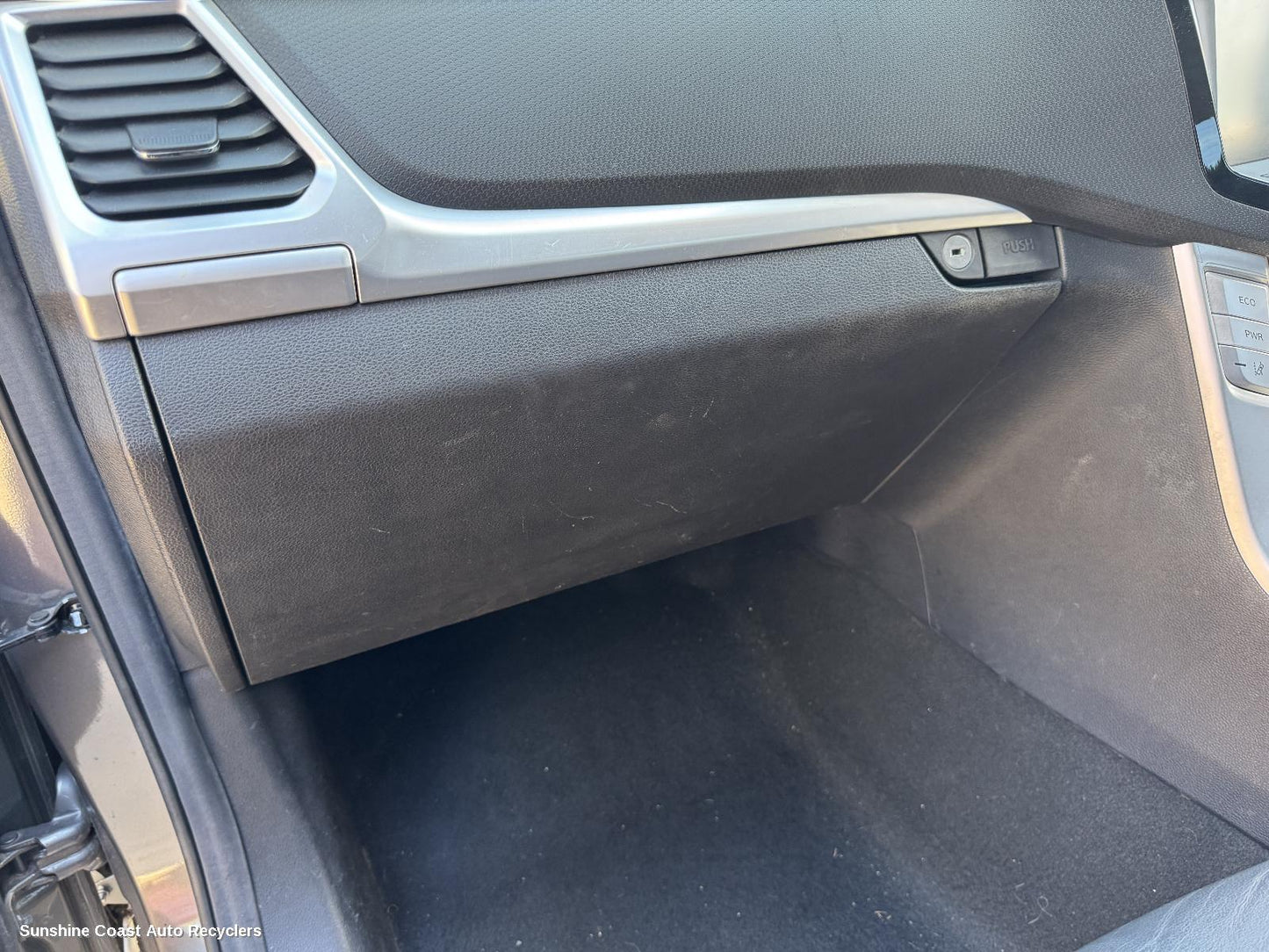 2018 Ldv T60 Glove Box