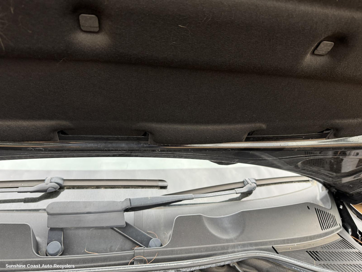 2016 Volkswagen Touareg Wiper Arm