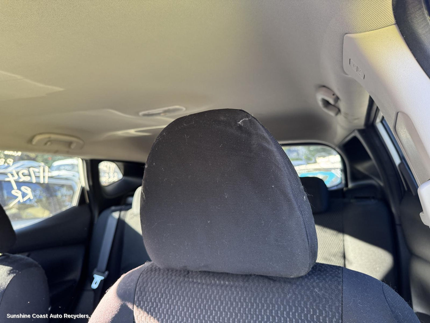 2015 Nissan Qashqai Headrest