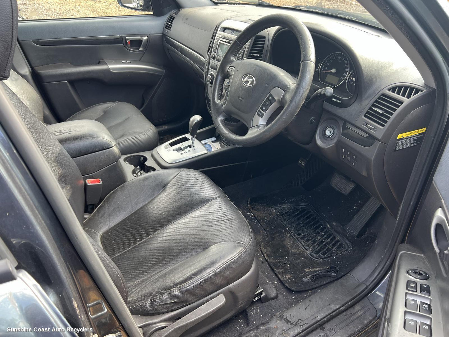 2012 Hyundai Santa Fe Front Seat