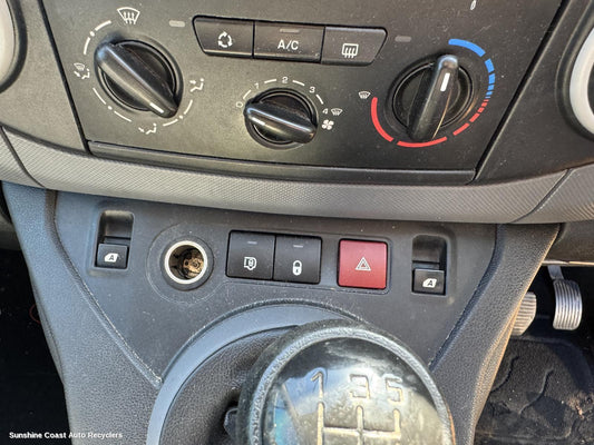 2013 Peugeot Partner Pwr Dr Wind Switch