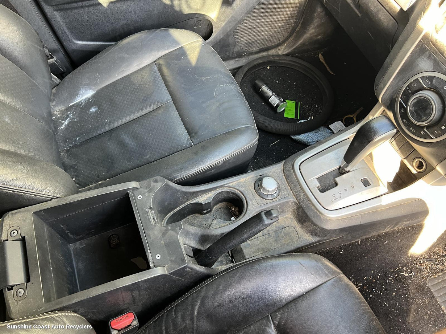 2015 Isuzu Mu-x Console
