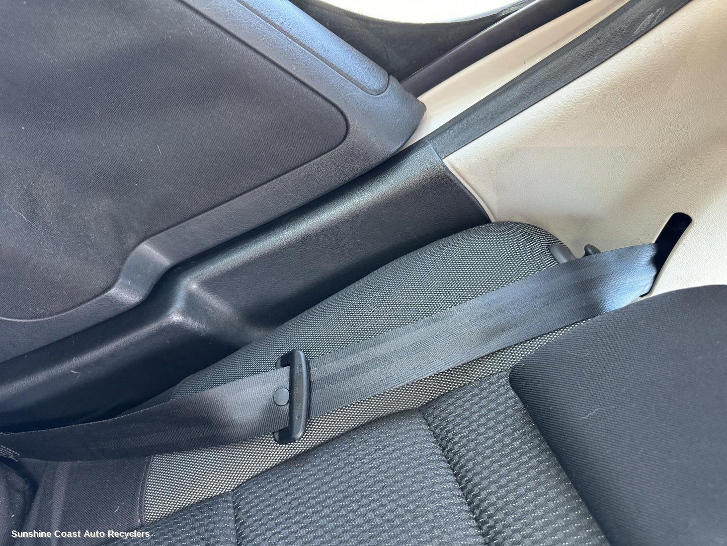 2011 Peugeot 207 Seatbelt Stalk