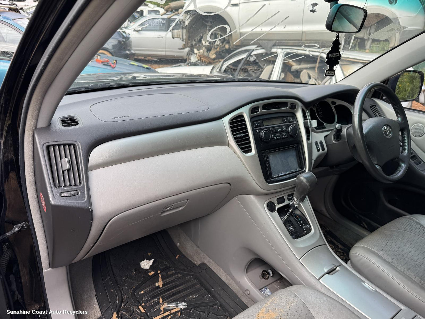 2006 Toyota Kluger Glove Box