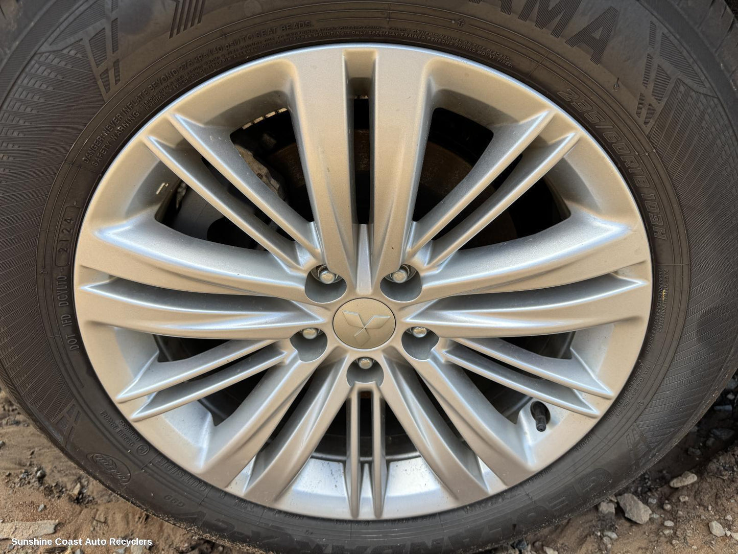 2024 Mitsubishi Outlander Side Step Skirt