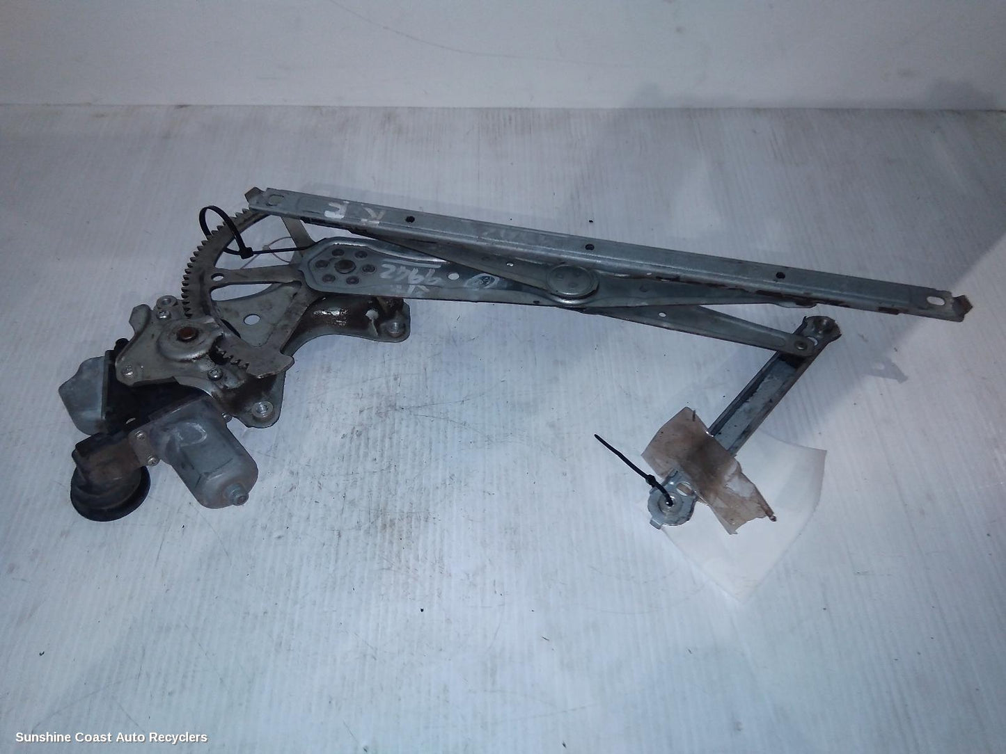 2014 Toyota Camry Right Front Window Reg Motor