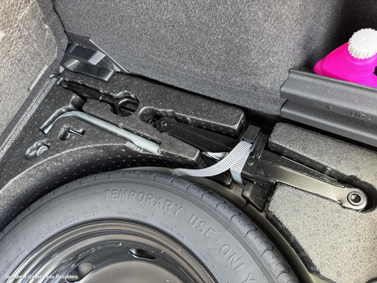 2022 Volkswagen Tiguan Jack Tool Kit