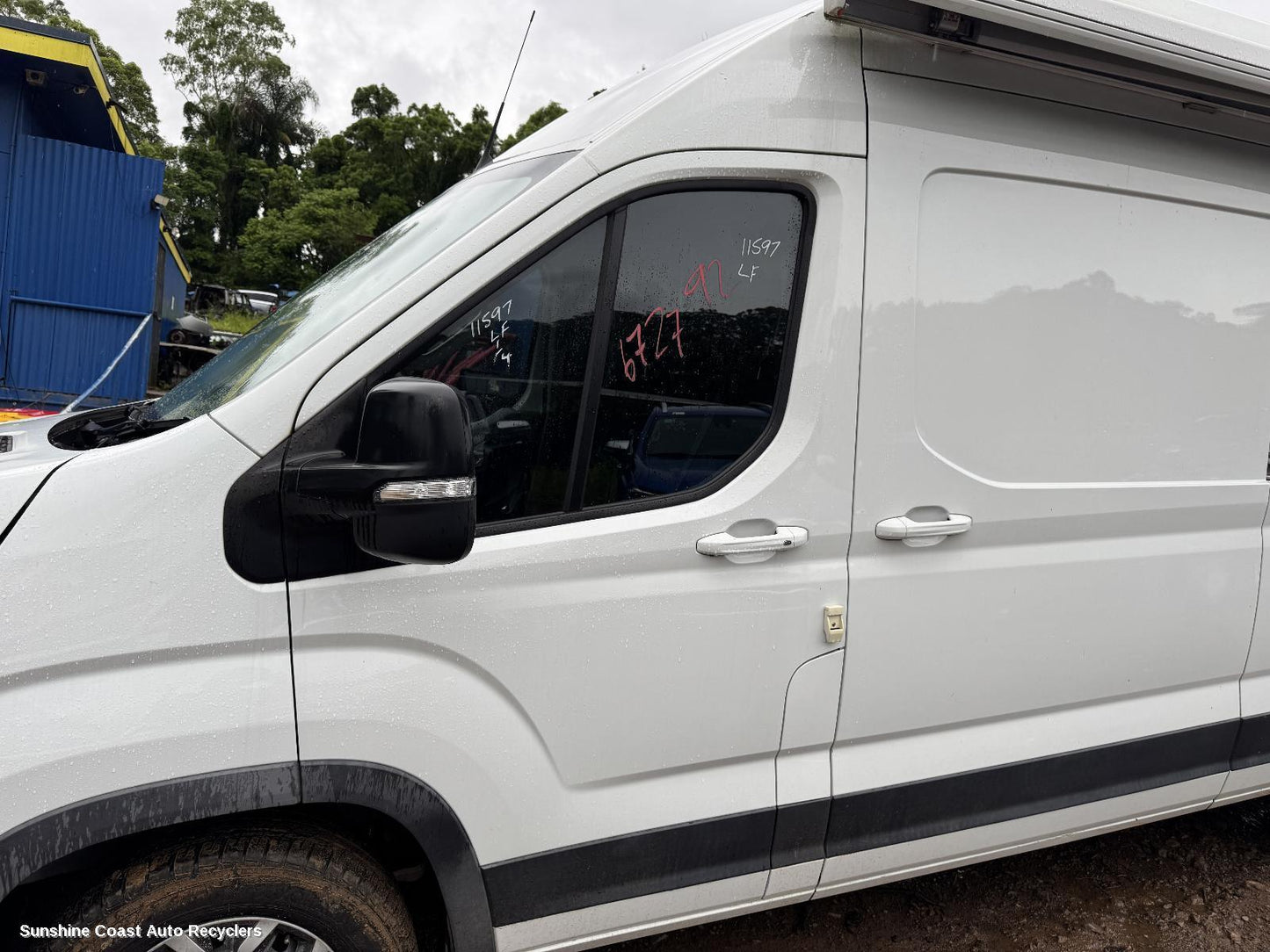 2021 Ldv Deliver 9 Left Front Door