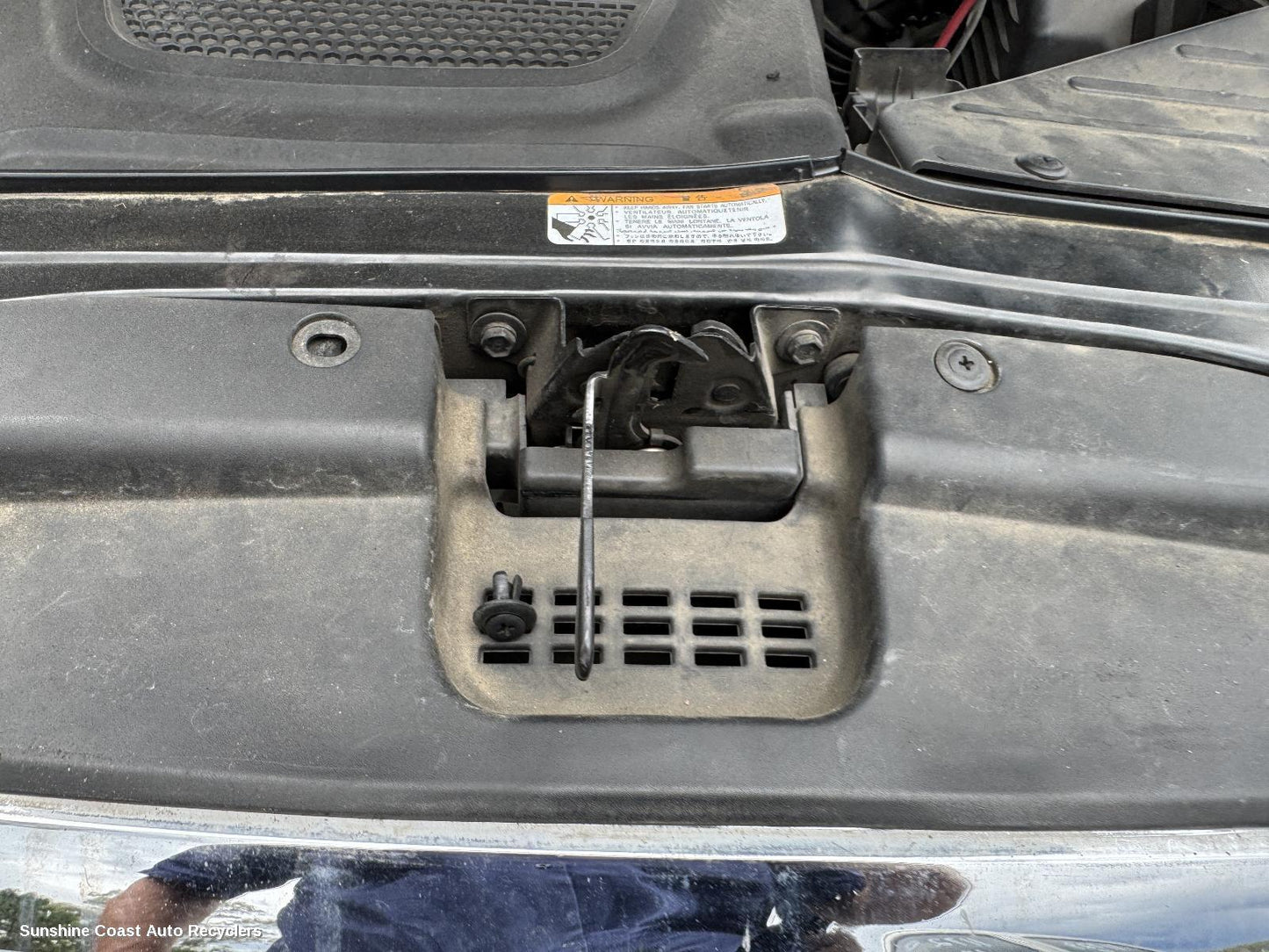 2011 Hyundai Santa Fe Bonnet Lock Support