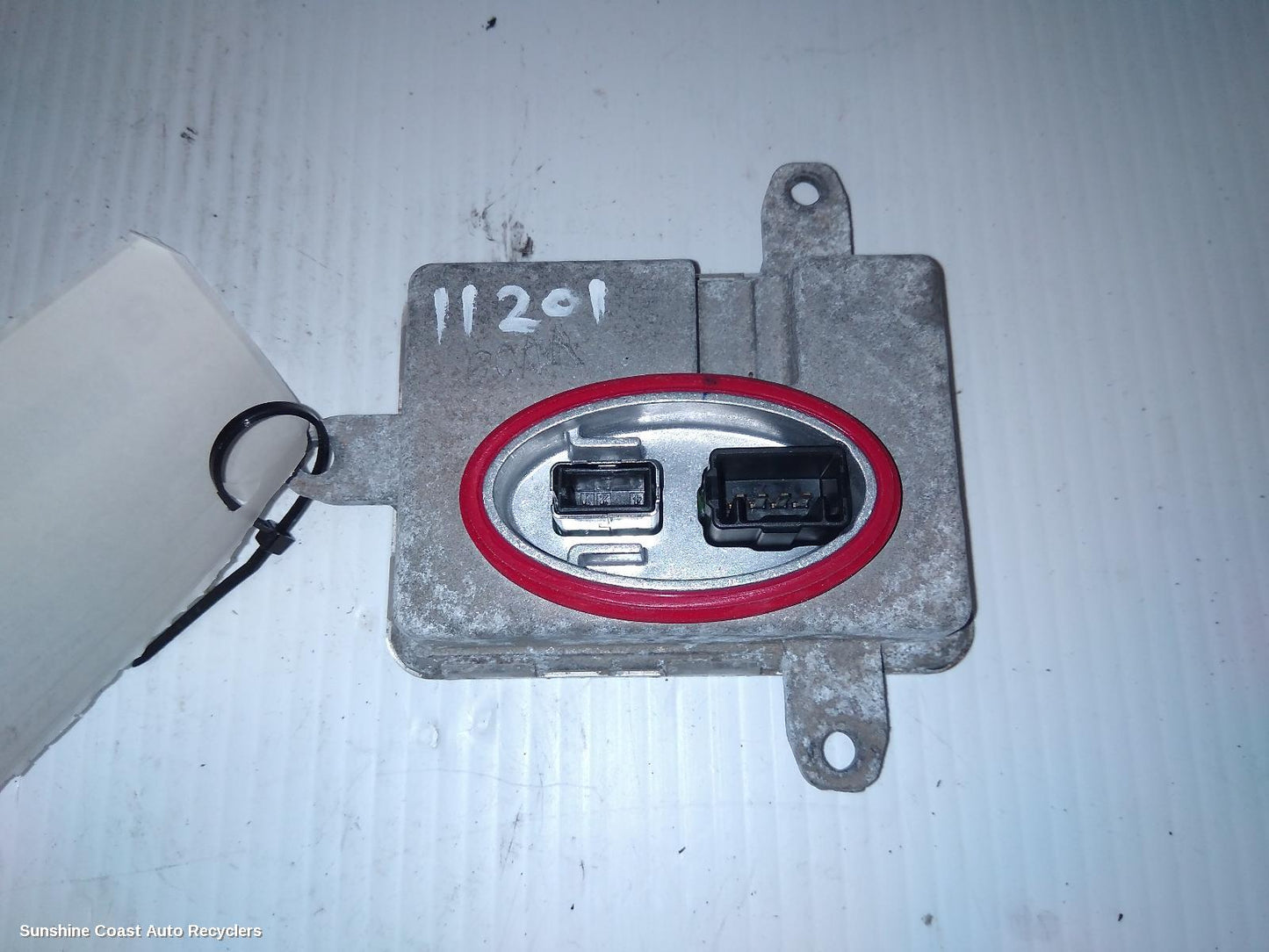 2015 Hyundai Santa Fe Left Headlamp