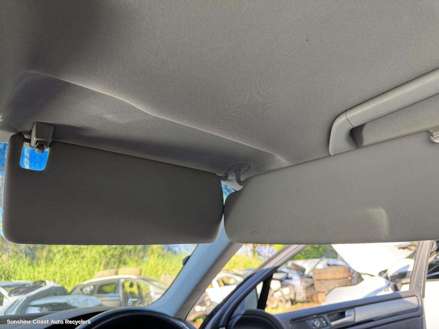 2011 Volkswagen Touareg Sunvisor