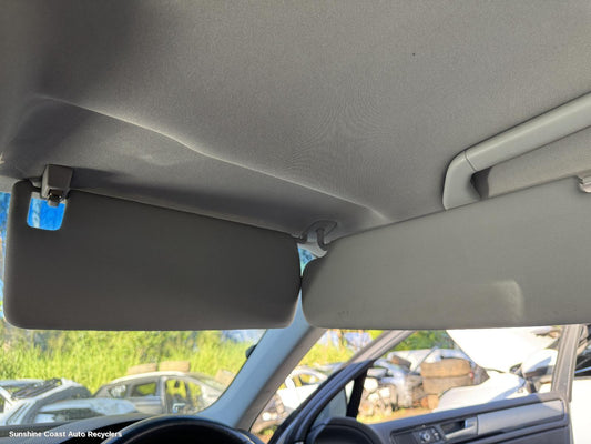 2011 Volkswagen Touareg Sunvisor
