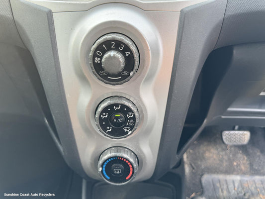 2006 Toyota Yaris Heater Ac Controls