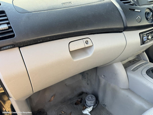 2008 Mitsubishi Triton Glove Box