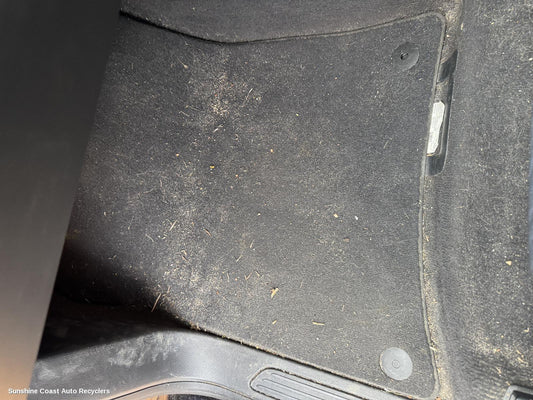 2016 Volkswagen Touareg Floor Mats