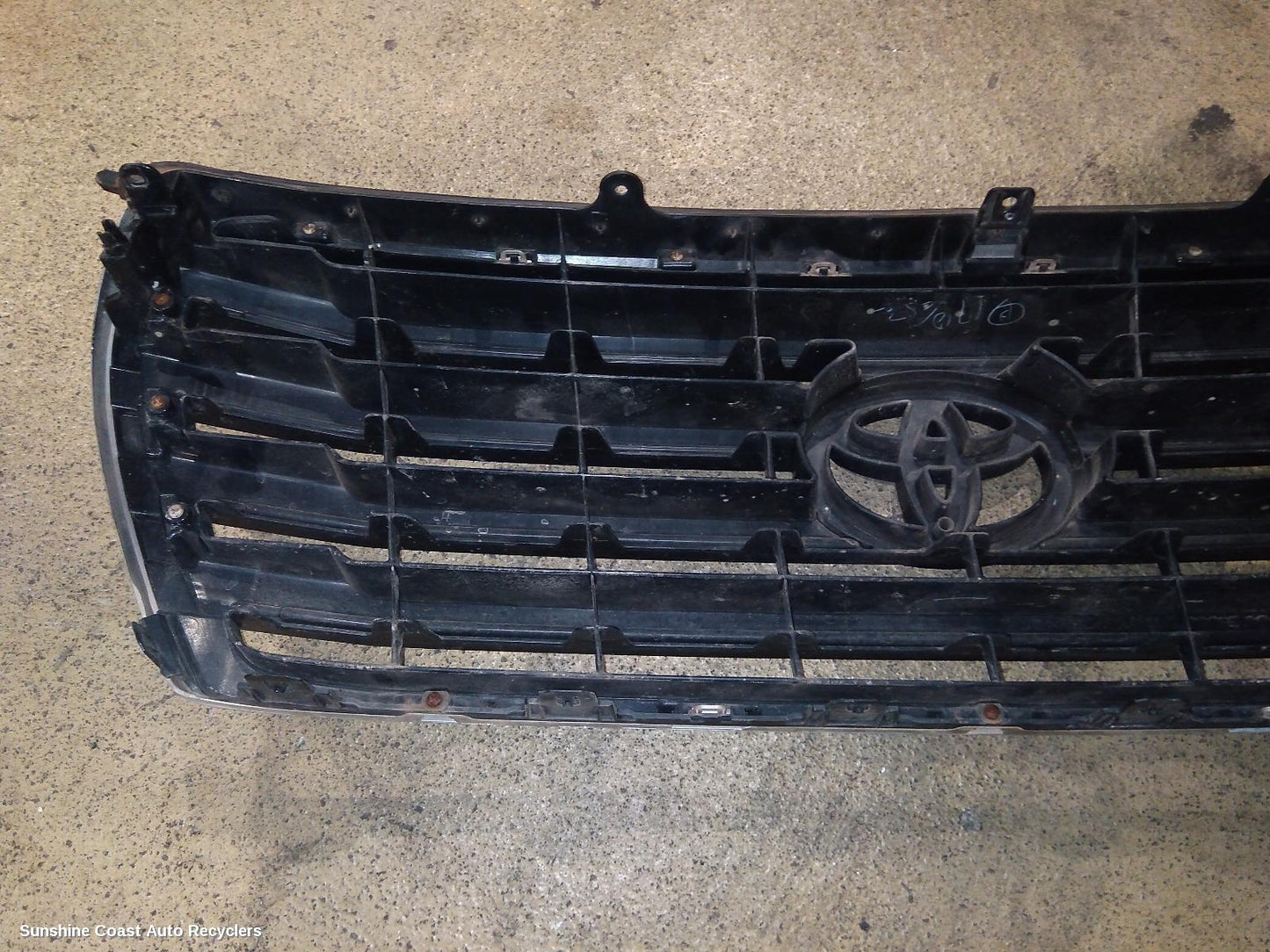 2012 Toyota Landcruiser Grille