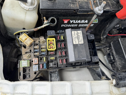 2002 Mitsubishi Pajero Fuse Box