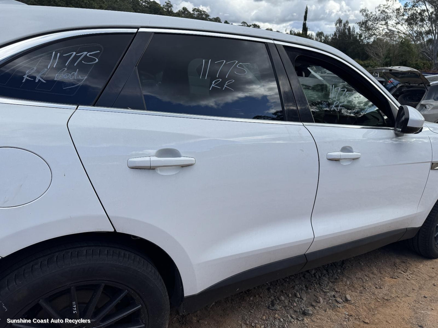 2016 Jaguar F Pace Right Rear Door Window