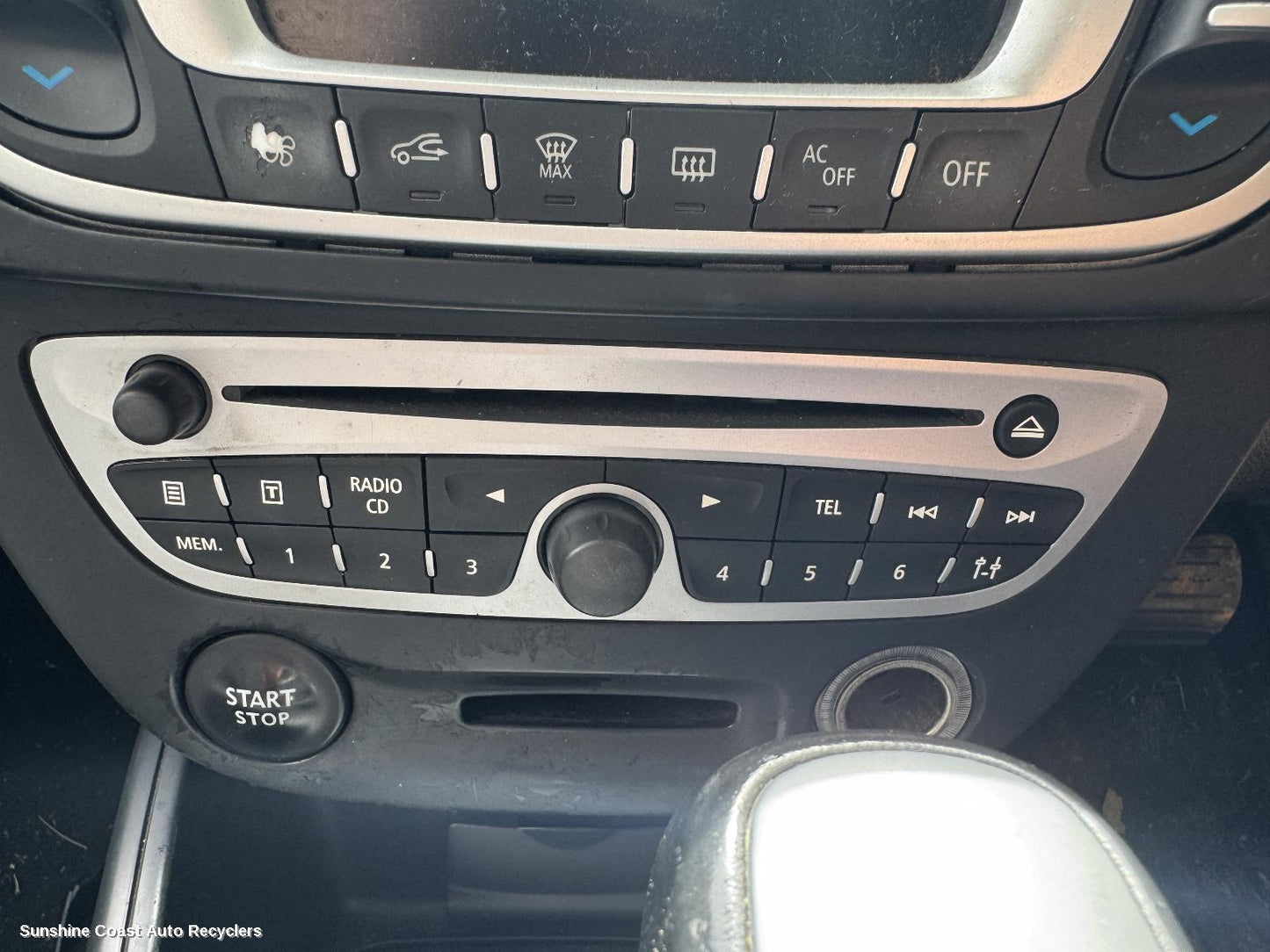 2011 Renault Megane Radio Cd Dvd Sat Tv