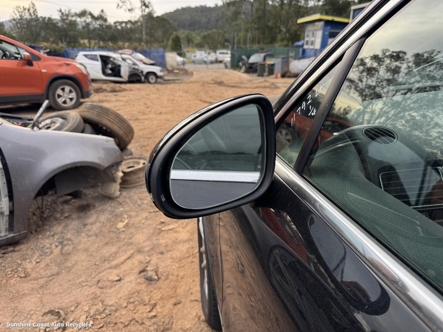 2016 Volkswagen Touareg Left Door Mirror