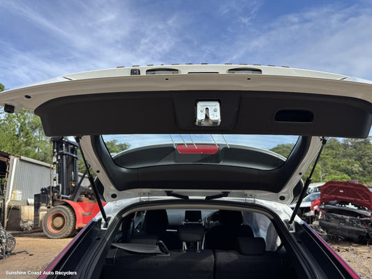 2023 Mitsubishi Eclipse Cross Hatch Strut
