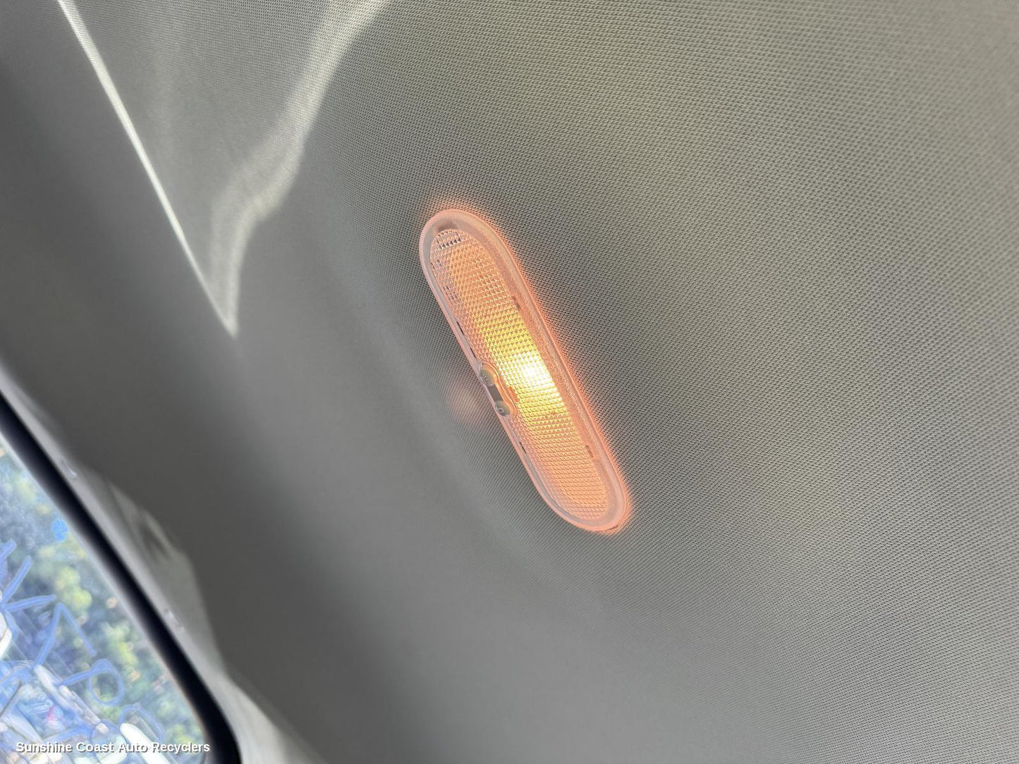 2015 Nissan Qashqai Courtesy Light