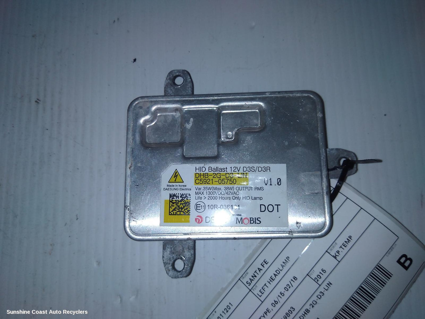 2015 Hyundai Santa Fe Left Headlamp