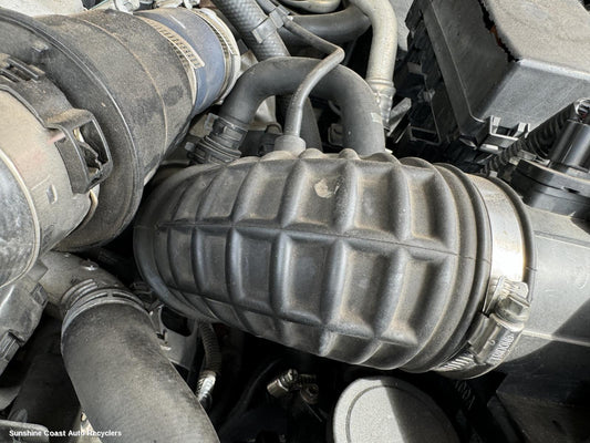 2011 Nissan Navara Air Cleaner Duct Hos