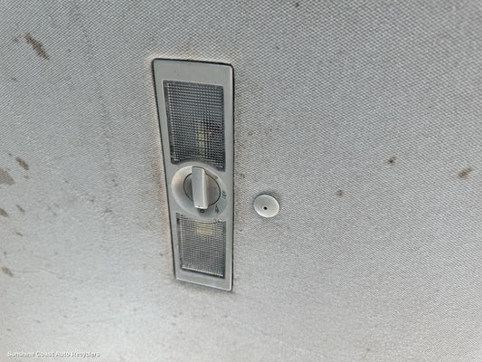 2013 Volkswagen Amarok Courtesy Light