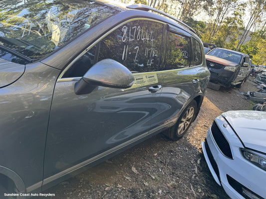 2012 Volkswagen Touareg Left Front Door Window