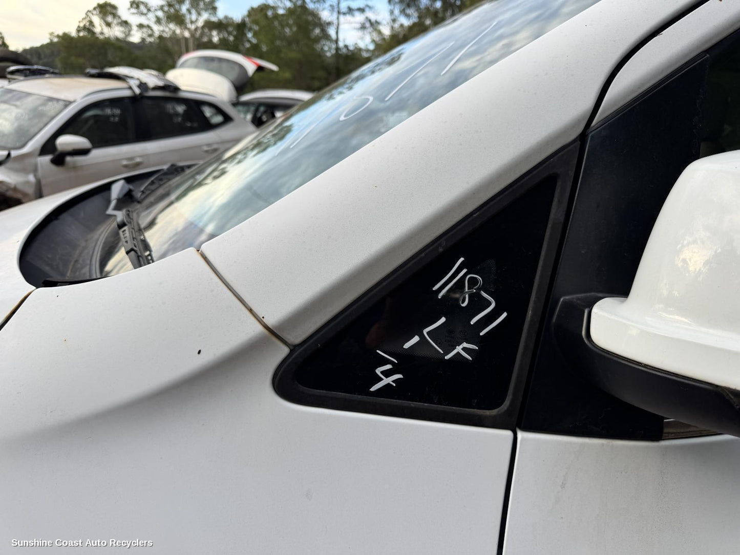 2016 Ldv G10 Left Front 1 4 Door Glass