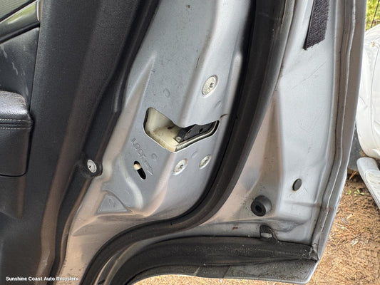 2007 Mitsubishi Pajero Door Boot Gate Lock