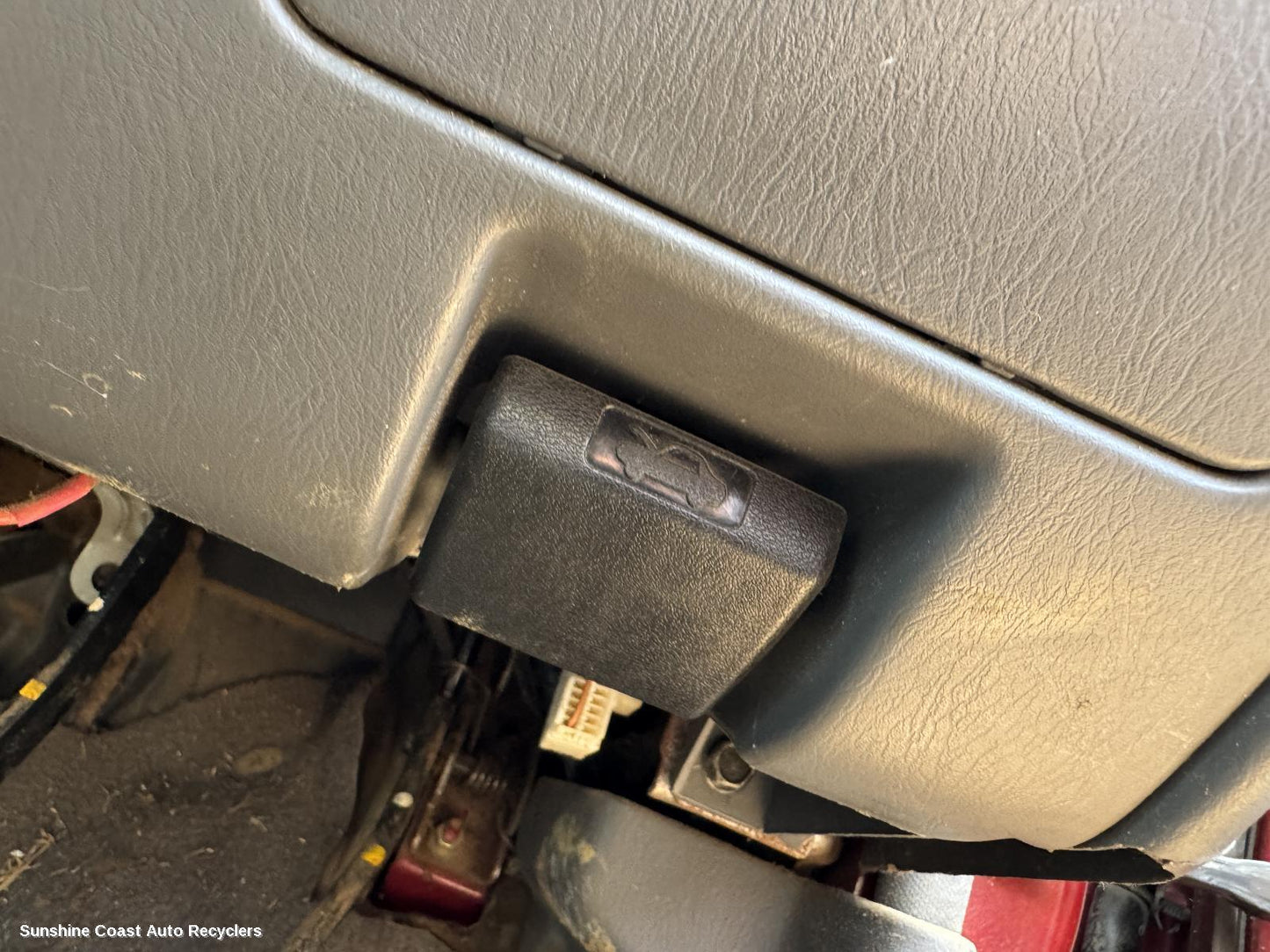 2003 Nissan Navara Bonnet Release