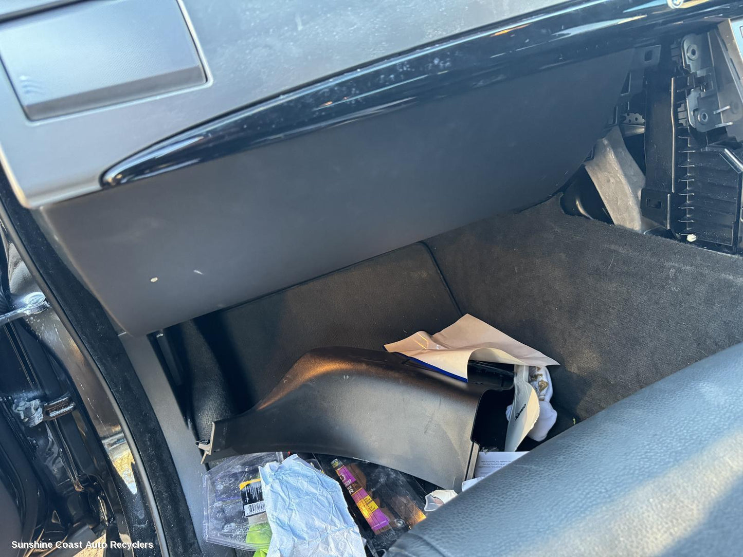 2015 Jaguar Xf Glove Box