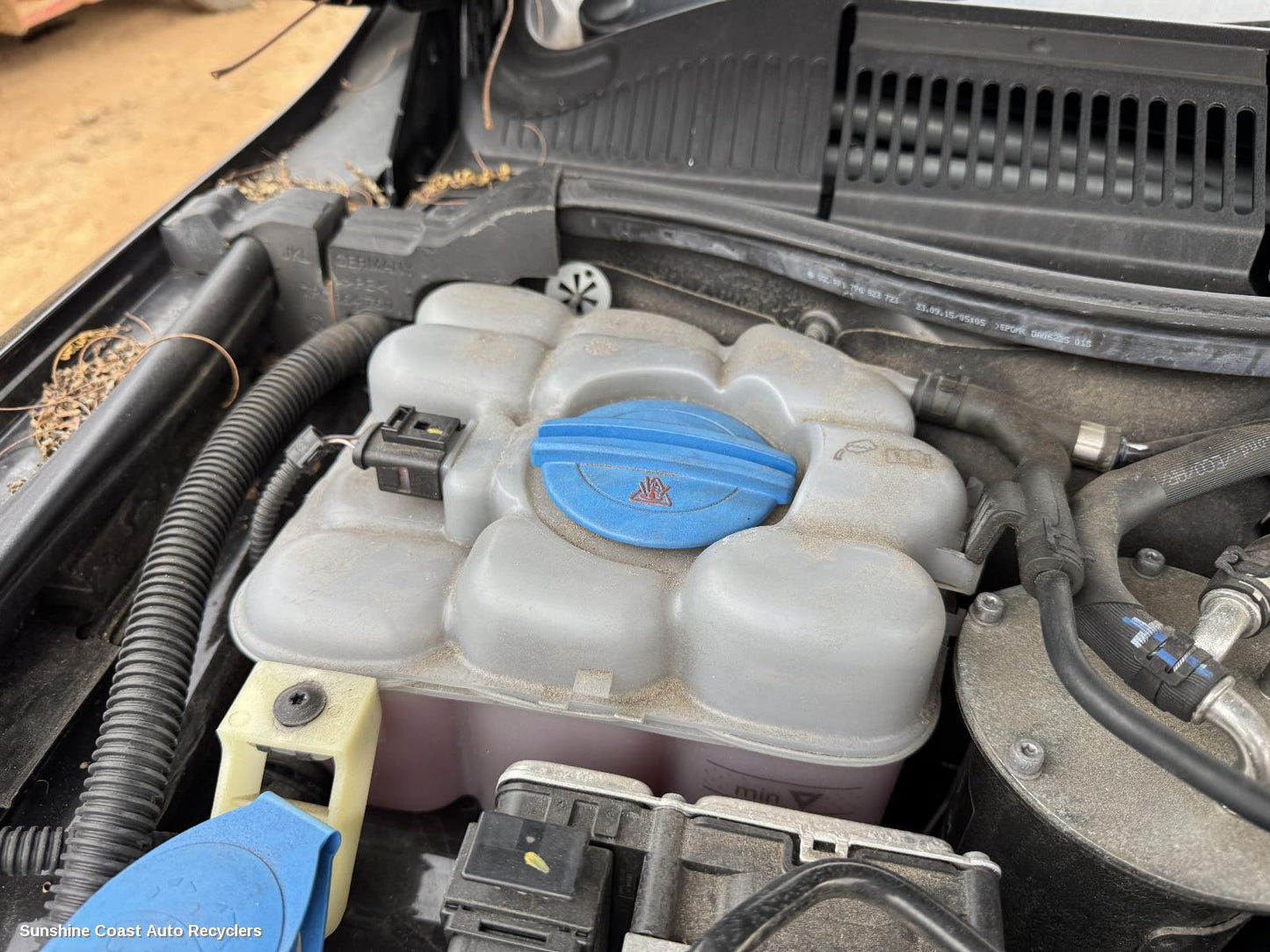 2016 Volkswagen Touareg Overflow Bottle