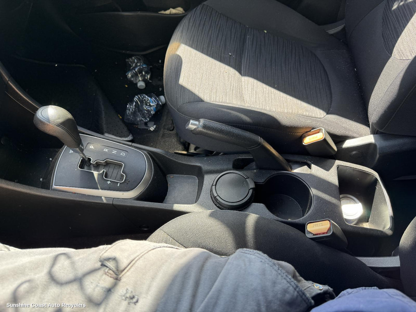 2015 Hyundai Accent Console