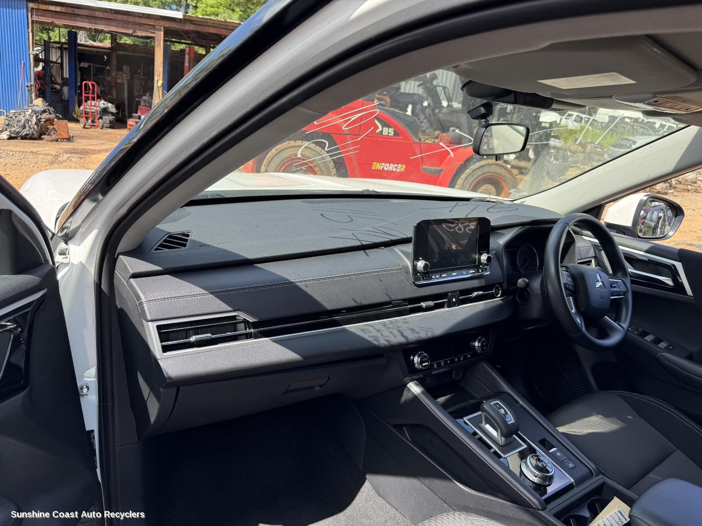 2024 Mitsubishi Outlander Glove Box