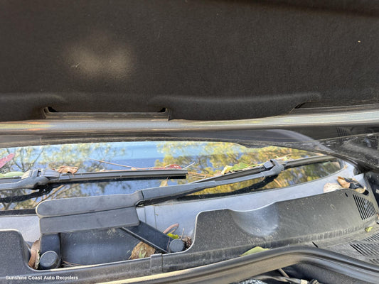 2012 Volkswagen Touareg Wiper Arm