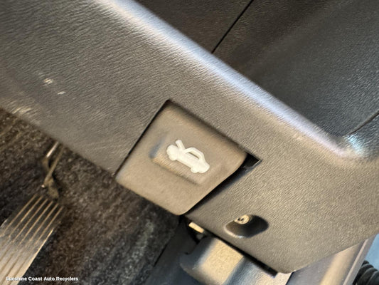 2010 Hyundai Getz Bonnet Release