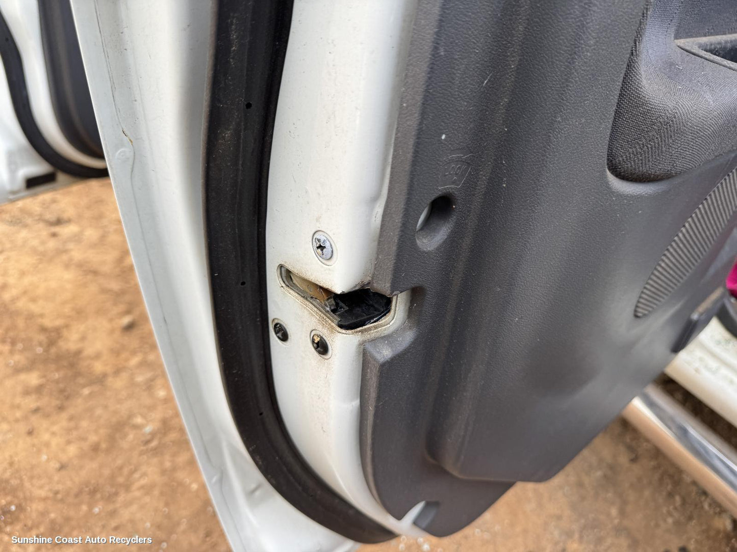 2009 Holden Colorado Door Boot Gate Lock